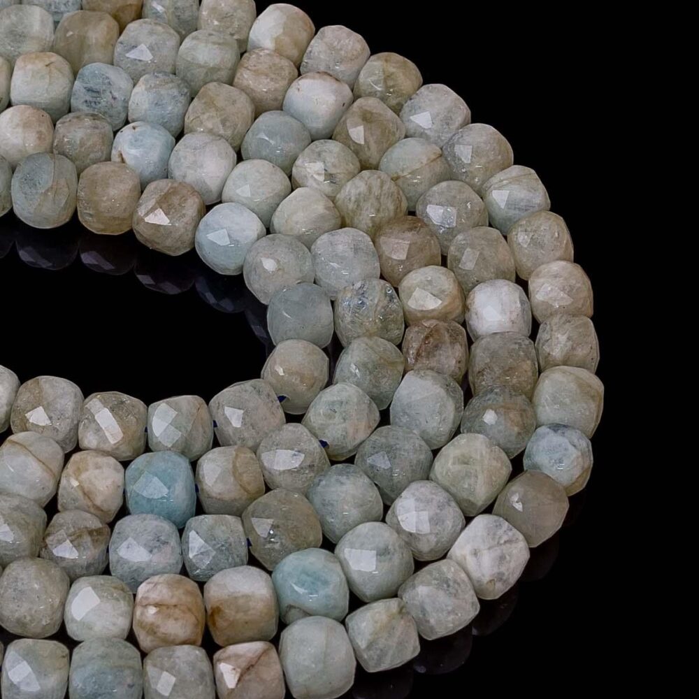 Akuamarin Doğaltaş Dizi Küp Kesim 7x7 mm  54 Adet  40 cm  A Kalite