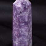 Lepidolit Doğaltaş Piramit Kesim 7x2 cm  52-74 gr